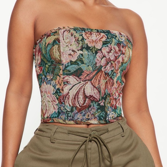 Corset - Picture 1 of 5